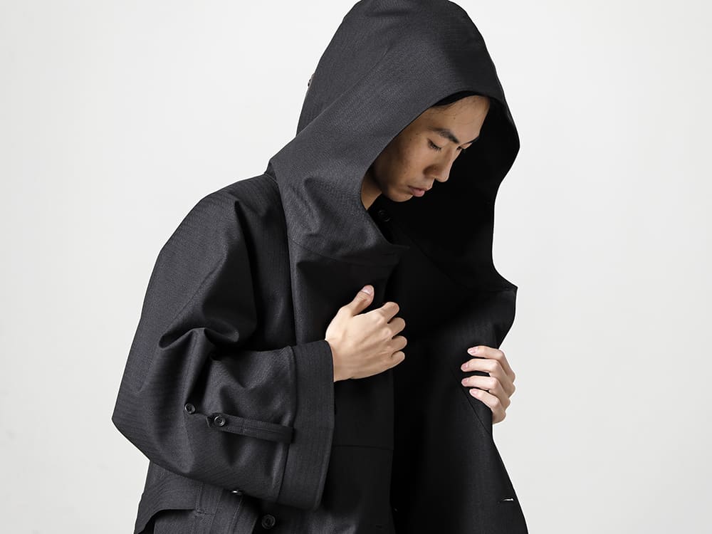 Norwegian Rain-ノルウェージャンレイン 22-23AW(秋冬) インナーに合わせてサイズ、シルエット調整が可能な万能フードコート  - Rive-Gauche-Redux-Unisex-Herringbone-Black-リヴ ゴージュ リダックス ユニセックス - 0M2230709-マンダリンカラー ポケットシャツ 2-003