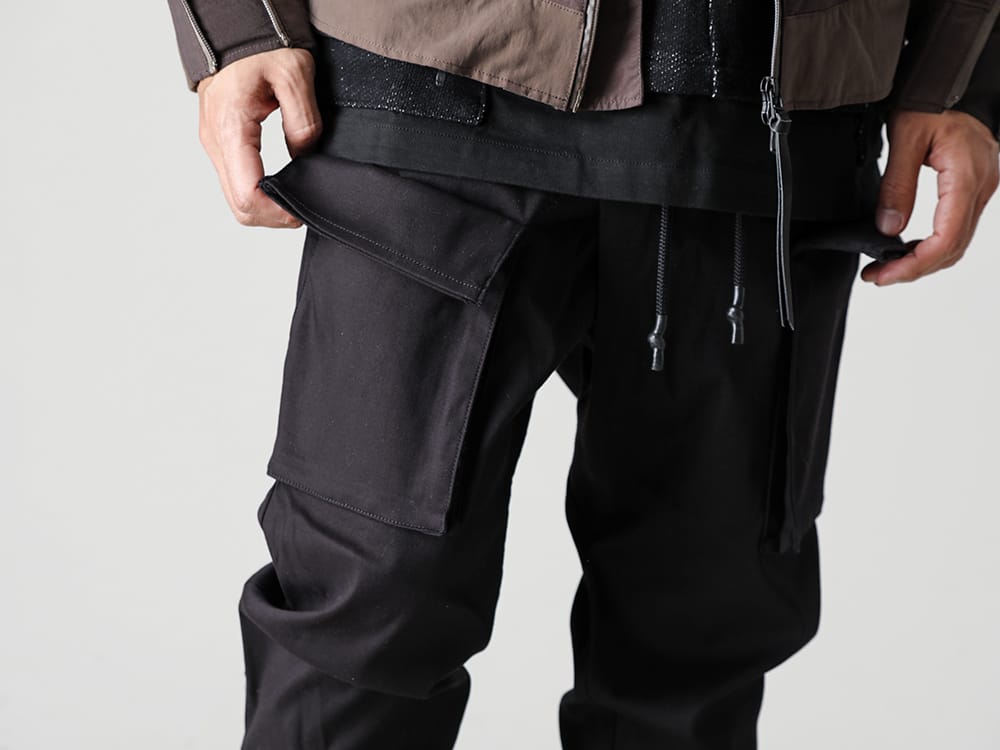 RIPVANWINKLE 2022-23AW Cross cargo pants with a fresh front deformed cargo pocket design and ribbed design - RB-409 Cross Cargo Pants - SVC879C004 Para Traceur Light Black Black 3-002