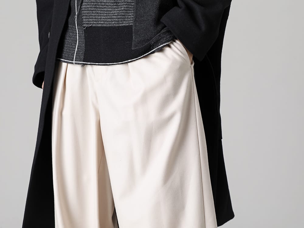 ブランド名 2022-23AW 見出し3 - 　vu-a22-p10 Off white ニー ワイドパンツ - SCV186C016 Black ナイト ラン ライト Black 3-003