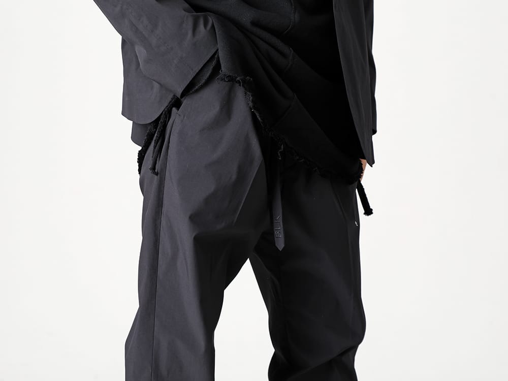 White Mountaineering 2022-23AW Wide tapered pants that are versatile and can be worn with any top! - BK2273402 Tech Weather Wide Tapered Pants - WM2273801 WM × UGG Sneakers 3-002