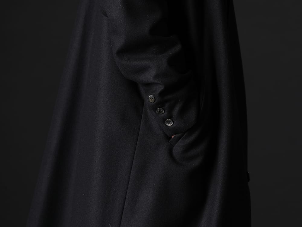 クジャク 2022-23AW - ネックデザインが特徴のロングコート - KJ-22AW01(スズラン コート) - 2-008