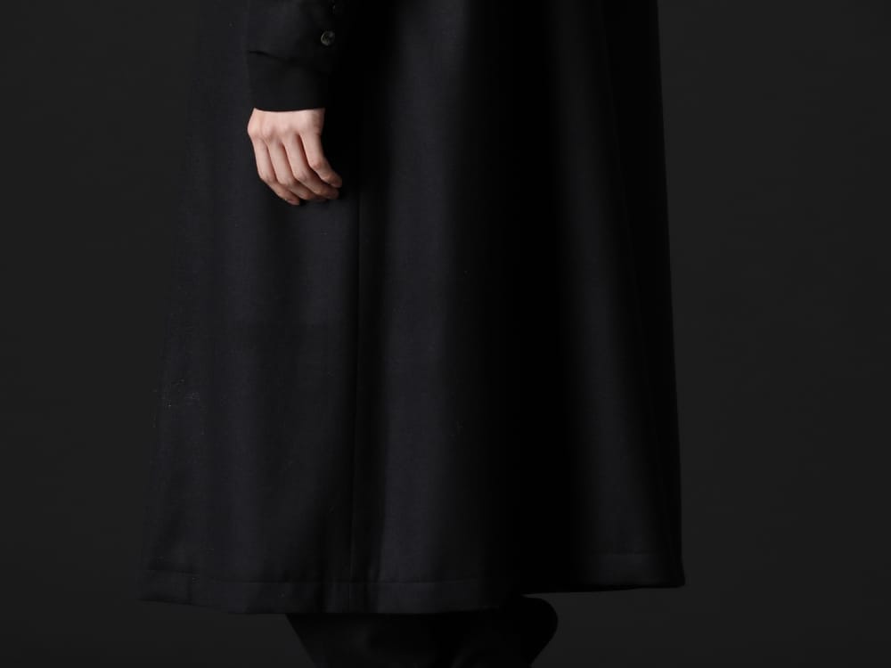 クジャク 2022-23AW - ネックデザインが特徴のロングコート - KJ-22AW01(スズラン コート) - 2-010