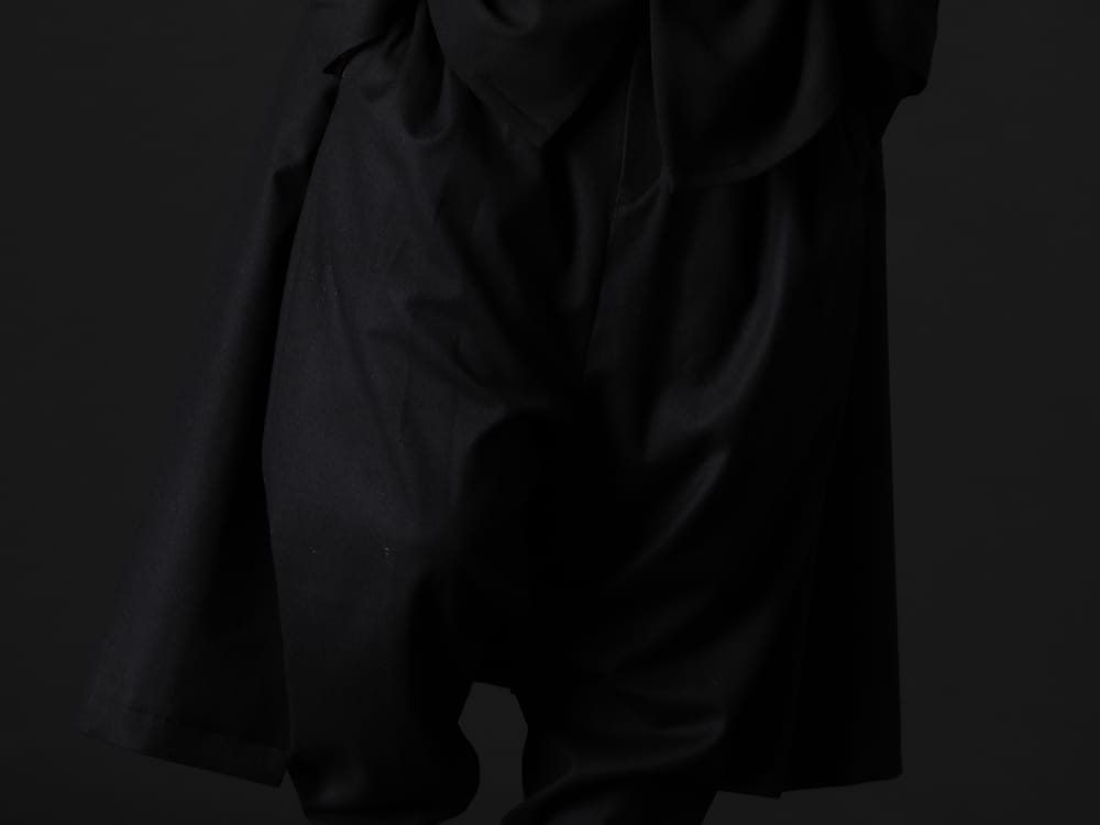 クジャク 2022-23AW - すっきりとした美しいシルエットのパンツ - KJ-22AW03(シラン パンツ) - 3-004