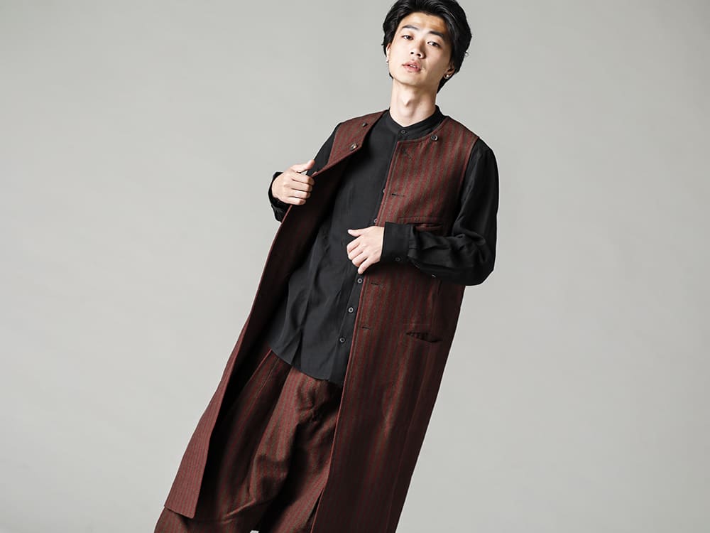 ZIGGY CHEN-ジギーチェン 22-23AW(秋冬) パーツはそれぞれ単体でも着用可能なフルライニング仕様 -  0M2231111-ディタッチャブル インバネス コート - 0M2230709-マンダリンカラー ポケットシャツ 3-007