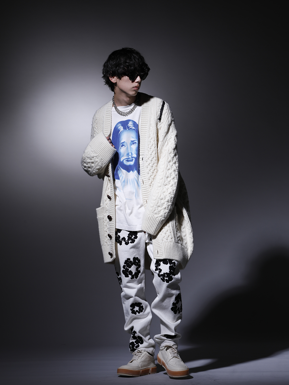 TAKAHIROMIYASHITATheSoloist. / SAINT M×××××× / DENIM TEARS / GUIDI 2022-23AW - Adding a touch of luxury to street style - sk.0001AW22-White(double zip balloon shaped aran pattern cardigan White) SM-A22-0000-069(BORN X RAISED × ©SAINT M×××××× CLOWN Long sleeve T-shirt White) DT-S22-0000-012(COTTON WREATH Chainstitch Jean White - 501-500-30) GJ02-CO00T(Laced Up Boots - Horse Full Grain Leather - GJ02 CO00T) sa.0010AW22(Sunglasses kurdt) sa.0024AW22(Quadruple glass beads with ball chain necklace) - 1-001