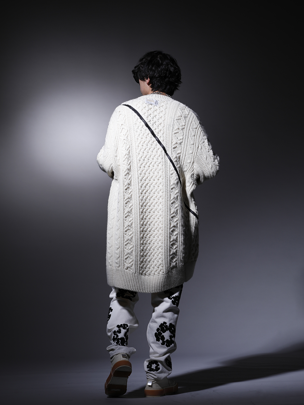 TAKAHIROMIYASHITATheSoloist. / SAINT M×××××× / DENIM TEARS / GUIDI 2022-23AW - Adding a touch of luxury to street style - sk.0001AW22-White(double zip balloon shaped aran pattern cardigan White) SM-A22-0000-069(BORN X RAISED × ©SAINT M×××××× CLOWN Long sleeve T-shirt White) DT-S22-0000-012(COTTON WREATH Chainstitch Jean White - 501-500-30) GJ02-CO00T(Laced Up Boots - Horse Full Grain Leather - GJ02 CO00T) sa.0010AW22(Sunglasses kurdt) sa.0024AW22(Quadruple glass beads with ball chain necklace) - 1-003