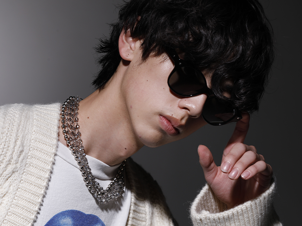 TAKAHIROMIYASHITATheSoloist. 2022-23AW - Pieces that incorporate each brand's unique style. - sa.0010AW22(Sunglasses kurdt) sa.0024AW22(Quadruple glass beads with ball chain necklace) - 2-009