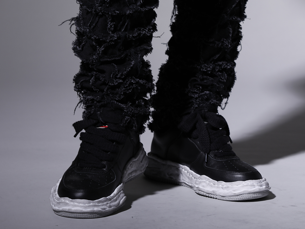 メゾン ミハラヤスロ 2022-23AW - Denim pants that boasted overwhelming popularity at the time of first appearance - A07FW706-Black(--WAYNE low-original distressed effect sole leather Low-Top sneakers Black) - 3-005