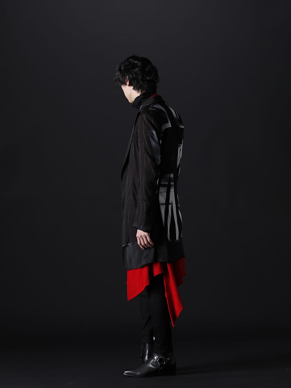 キリュウキリュウ / ガラアーベント 2022-23AW - エレガンスなスタイルに差し色でアクセントを - KO-HJ33-901(ユニオンジャック レイヤードジャケット) KO-HT25-057(パイソンジャカードジャージー ドルマン フレアカーディガン) 87320705-Black-22AW(2/48 ミルドウオッシャブル天竺 タートルネックプルオーバー ブラック) 87407507(EXフィットデニム ロゴ刺繍 レギンス パンツ) 87115902(ハーネスリング ブーツ) KN-UAC93-01(バックル) KN-HBLT02-04(ベルト) - 1-002