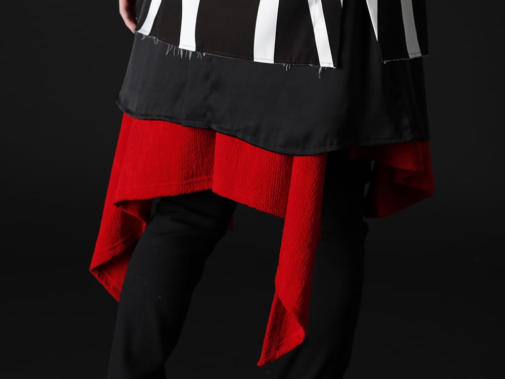 キリュウキリュウ 2022-23AW - ブランドらしいシルエットのレイヤードスタイル - KO-HJ33-901(ユニオンジャック レイヤードジャケット) KO-HT25-057(パイソンジャカードジャージー ドルマン フレアカーディガン) - 2-010