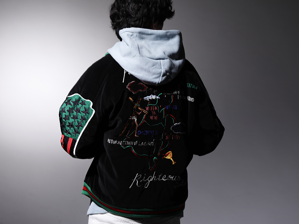 SAINT M×××××× 2022-23AW - A Satin Jacket that can be enjoyed in two ways: in black, or in bright green and pink. - SM-S22-0000-059(DENIM TEARS × ©SAINT M×××××× SAINT TEARS Reversible Sukajyan) SM-A22-0000-022(HOLY RELICS FELT Hoodie) - 2-003