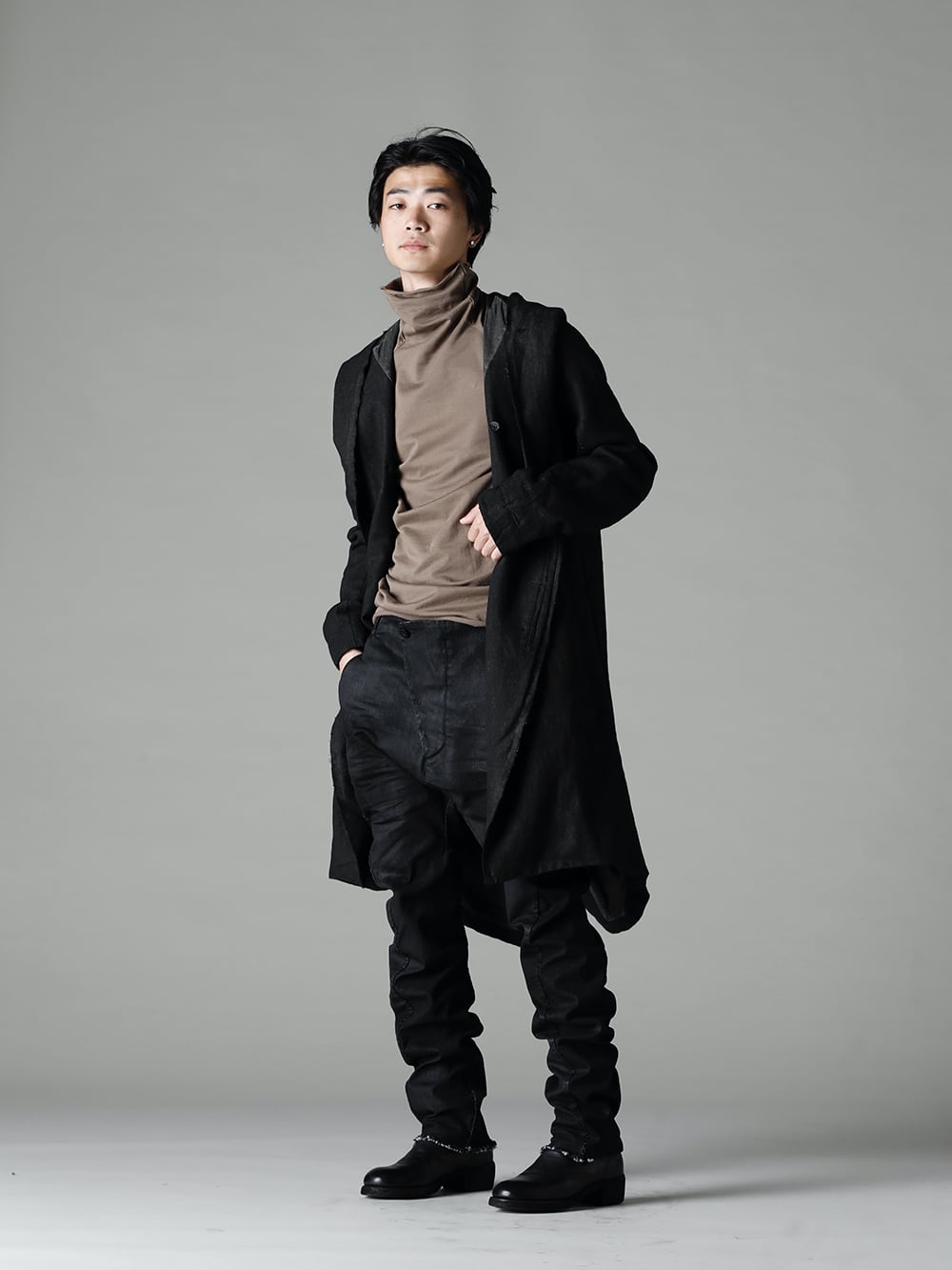 masnada 22-23AW  It gives off a masculine and calm atmosphere that evokes a military flair - M2920 Reversible Parka - TTC-swcm-Khaki Cotton Bottleneck Khaki - M2931 Baggy Jeans - 788Z_H Back Zip Boots Double Sole - Horse Full Grain Leather 1-003