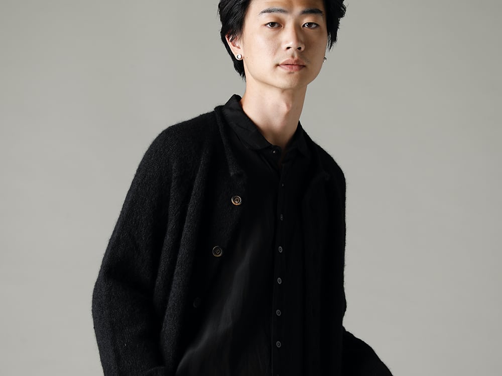 Forme D`expression 22-23AW The glossy feel of the stripes dispels the monotony of the all-black monotone -  HM014-SIOB Alpaca Long Coat - 22C-72SH39-SH-039-Black Over Sized Classic Wide Shirts Black