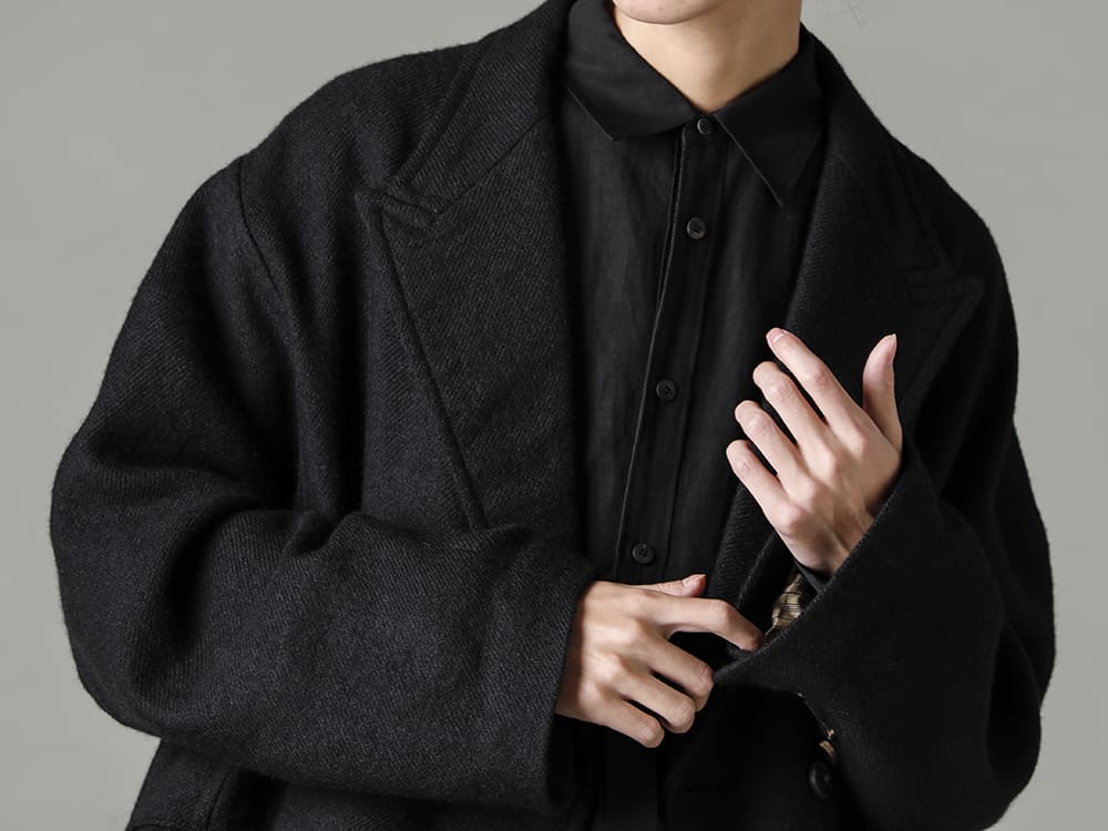 ZIGGY CHEN 22-23AW shirtrobe Shaped shirtrobe with a completely different look in the front and back -  0M2231122-Double-breasted oversize coat - 0M2230719-Bi-Colour Front slit shirt dressing gown