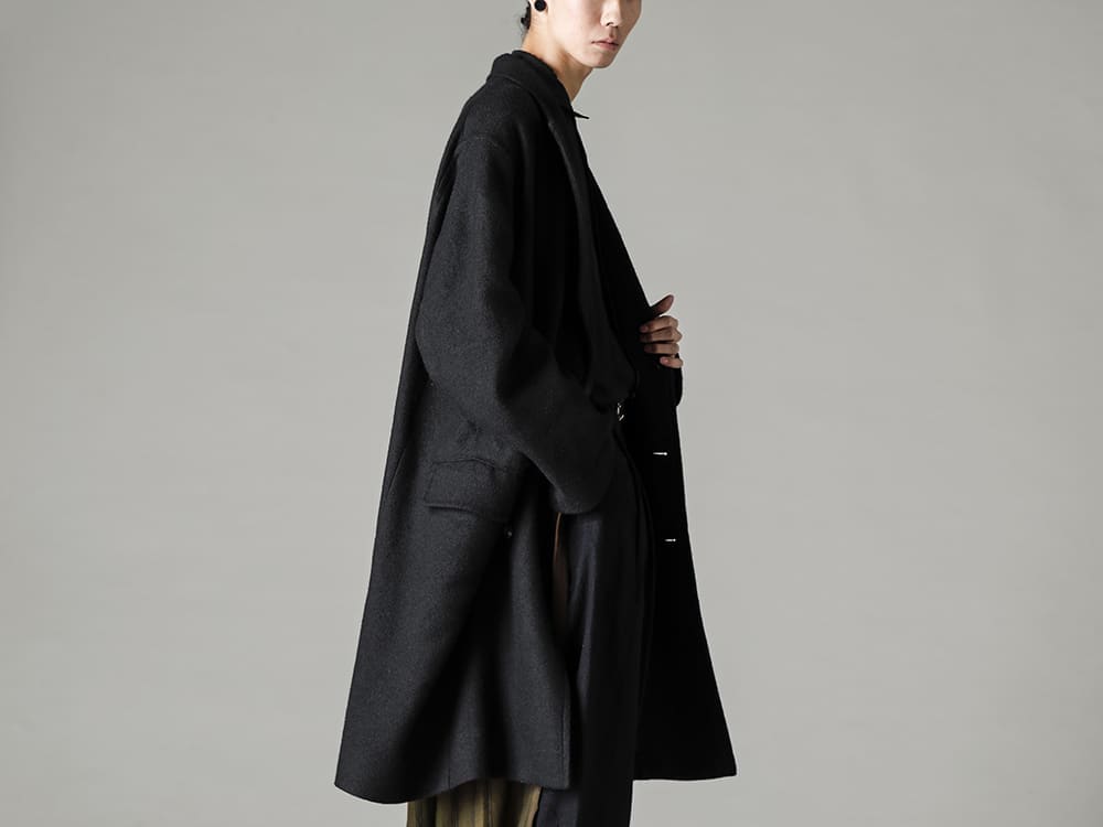 ZIGGY CHEN 22-23AW Shaped shirtrobe with a completely different look in the front and back  - 0M2231122-Double-breasted oversize coat - 0M2230719-Bi-Colour Front slit shirt dressing gown 2-005