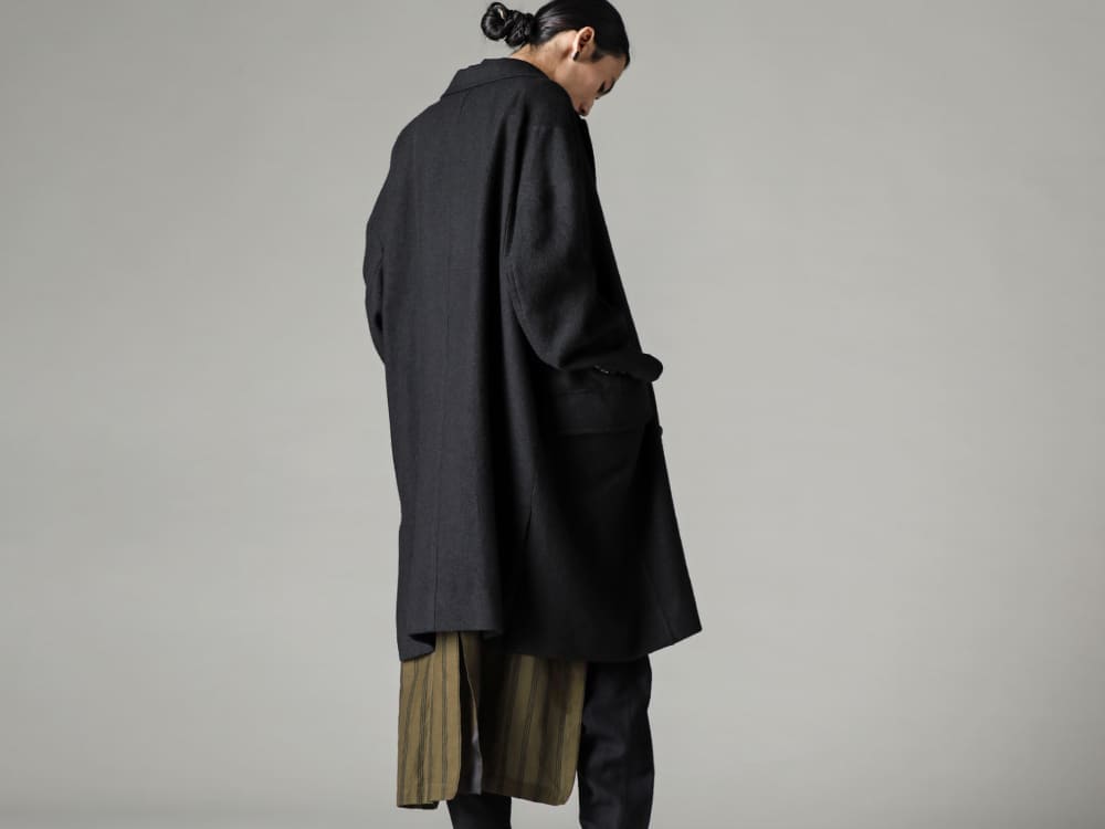 ZIGGY CHEN 22-23AW Shaped shirtrobe with a completely different look in the front and back  - 0M2231122-Double-breasted oversize coat - 0M2230719-Bi-Colour Front slit shirt dressing gown 2-006