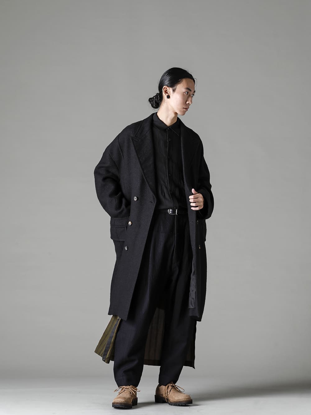 ZIGGY CHEN 22-23AW Simple trousers that are versatile because of their simplicity - 0M2231122-Double-breasted oversize coat - 0M2230719-Bi-Colour Front slit shirt dressing gown - 0M2230512-Horizontal seam tapered cut trousers- M6261-Belt Loop Fine - 792V_N-CO93T-Classic Derby rubber sole Norvegese - Horse full-grain leather - 792V_N CO93T 3-006