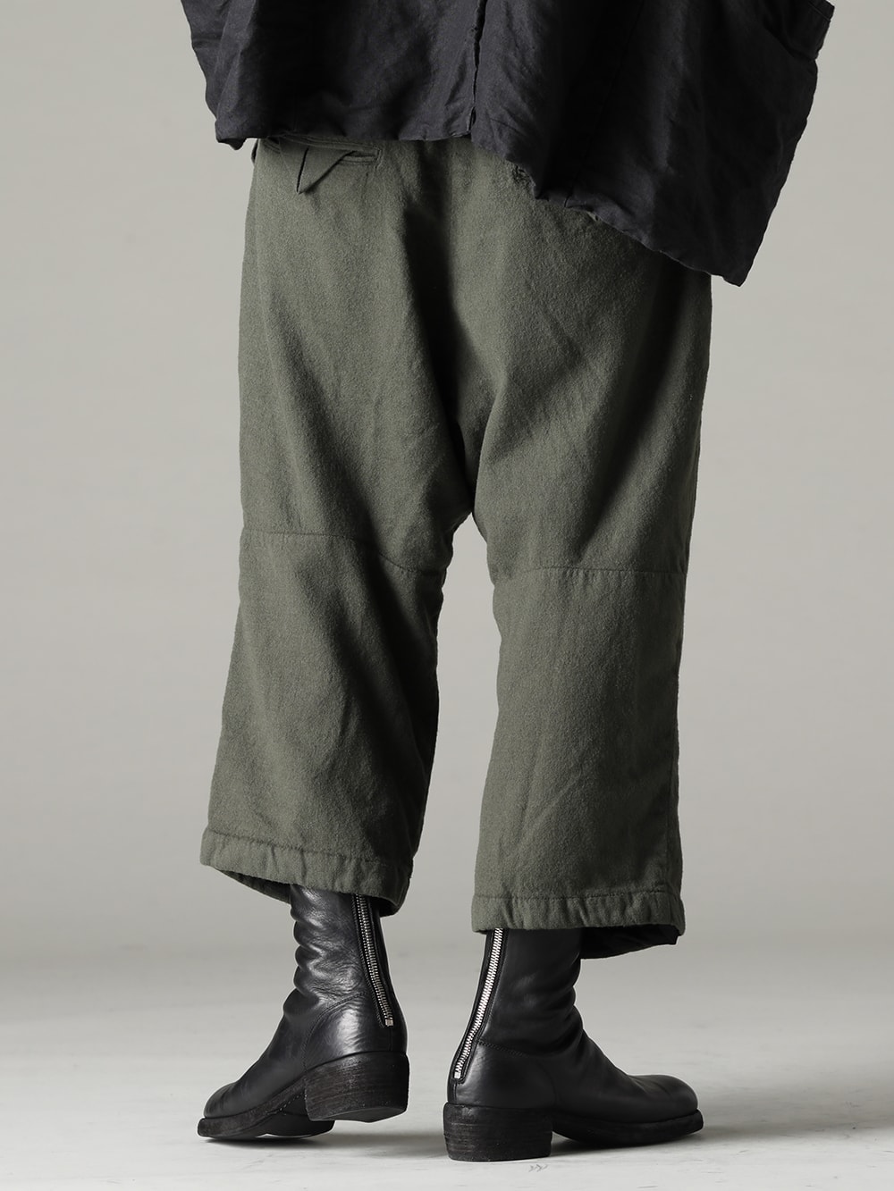 GARMENT REPRODUCTION OF WORKERS(ガーメント リプロダクション オブ ワーカース) 22-23AW(秋冬) アーサー パンツ ウール ブラック & オリーブ 4-003