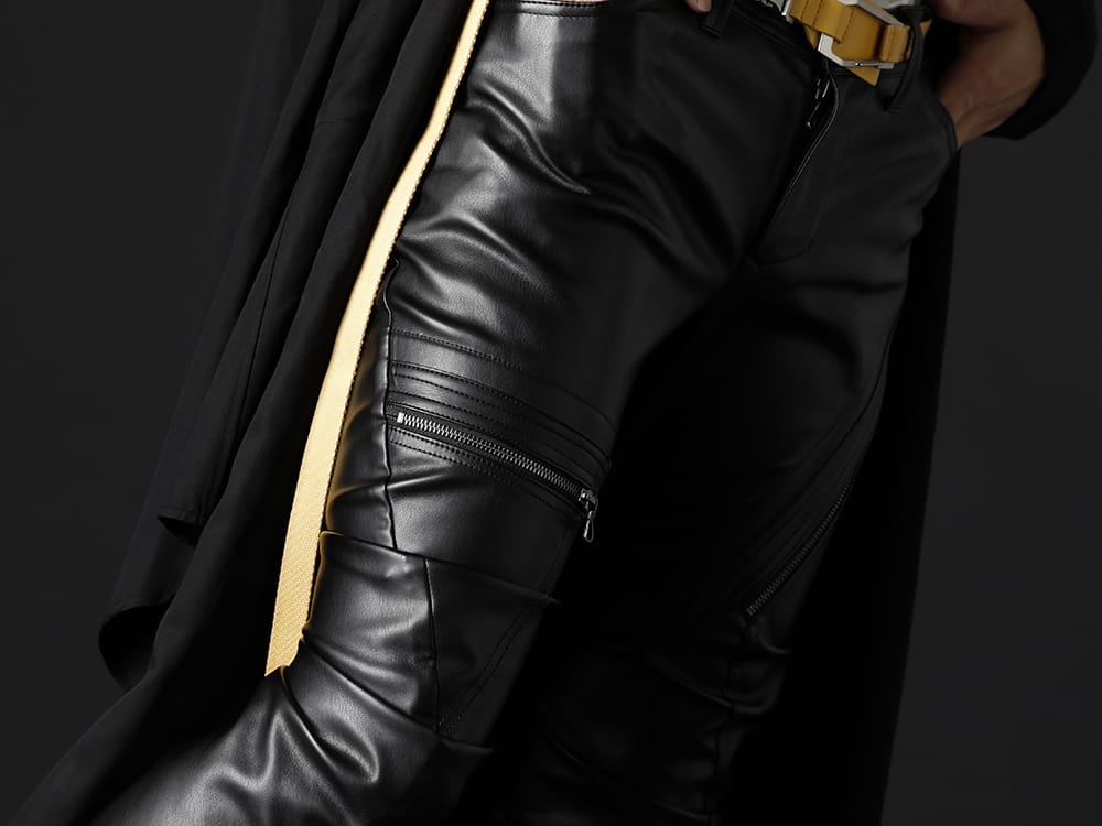 ユリウス 2022-23AW - ツイストさせた立体的なシルエットを生み出すパンツ - 807PAM8(シンセティックレザー プレザー インダイレクトパンツ) 807ACU1-Yellow(カウスキン/ナイロン タイプベルト イエロー) - 3-005