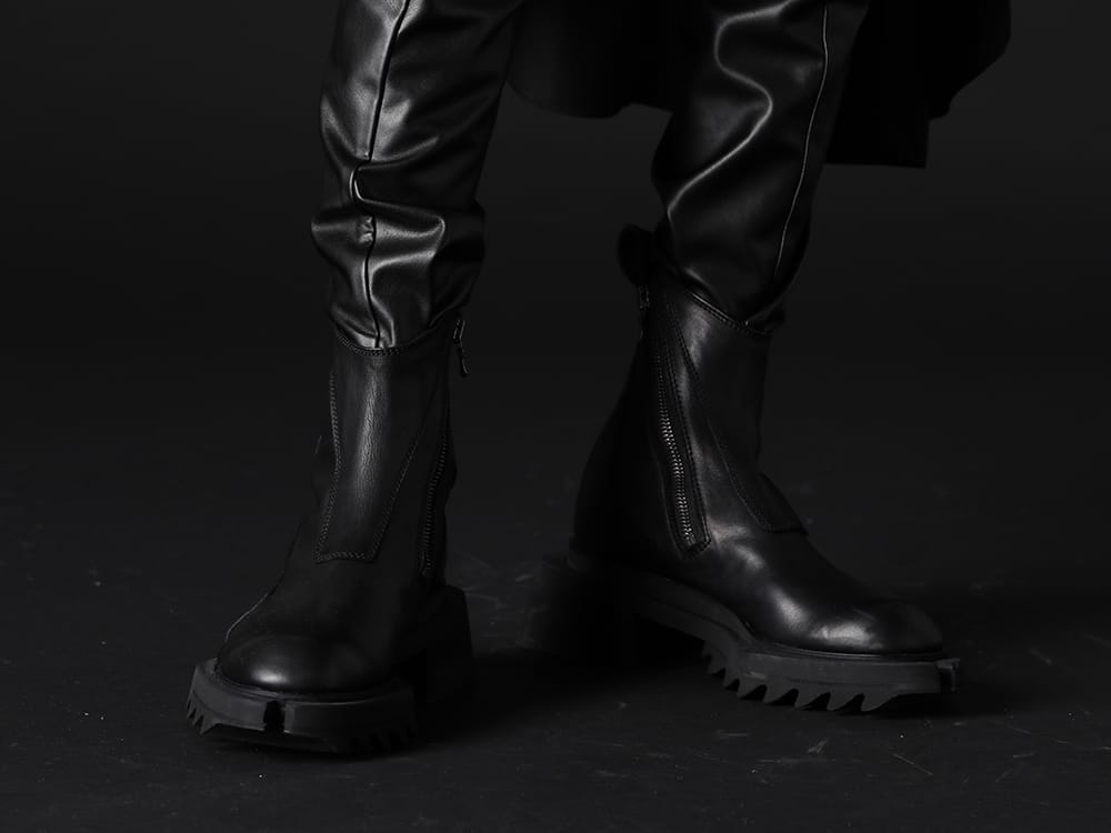 ユリウス 2022-23AW - ツイストさせた立体的なシルエットを生み出すパンツ - 797FWM1(カウレザー サイド ジップアップ ブーツ) - 3-007