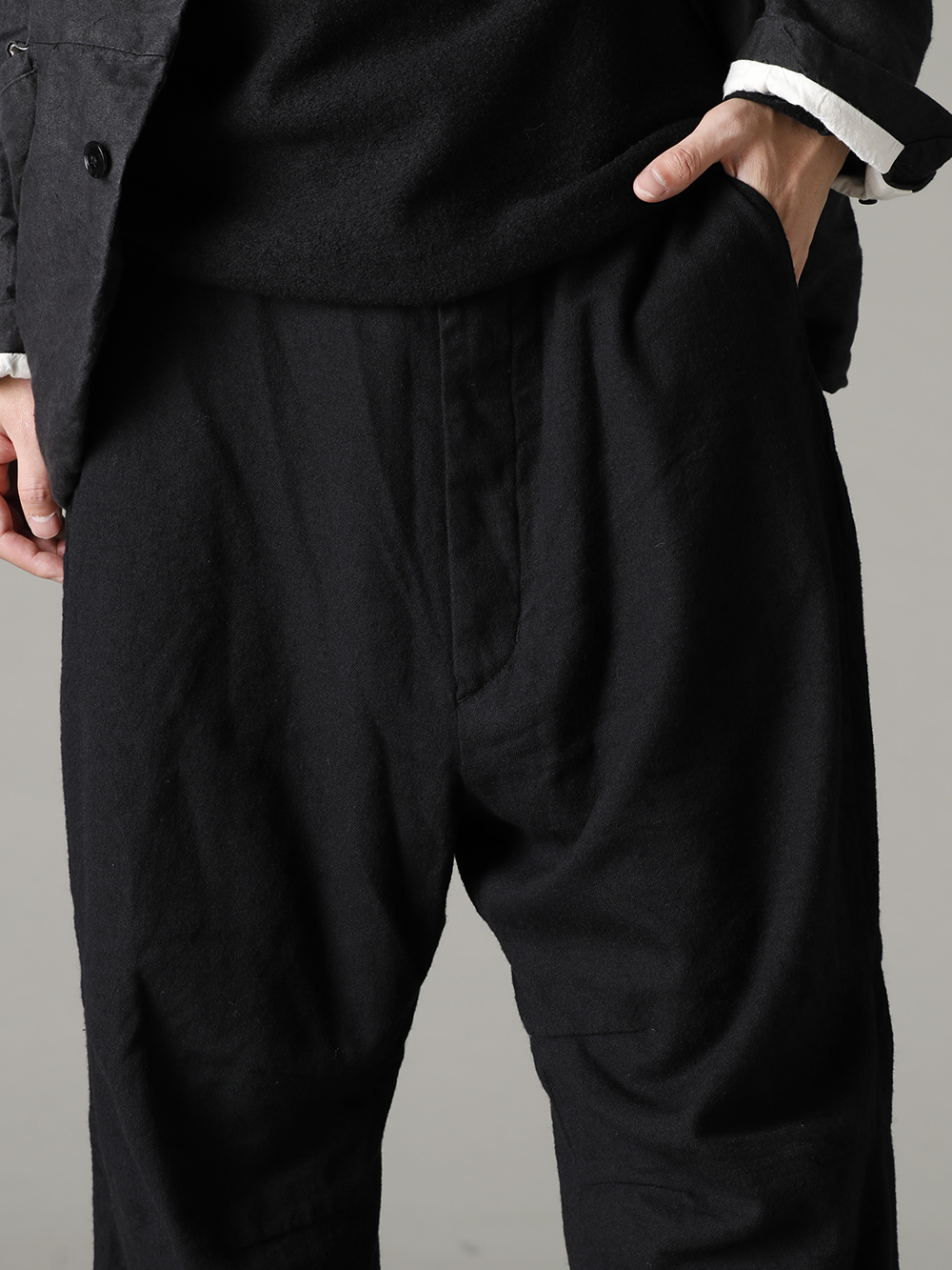 GARMENT REPRODUCTION OF WORKERS(ガーメント リプロダクション オブ ワーカース) 22-23AW(秋冬) クロップドボトムスで簡単に洒落た雰囲気に  - Arthur-Pants-Wool-Black アーサー パンツ ウール ブラック 2-003