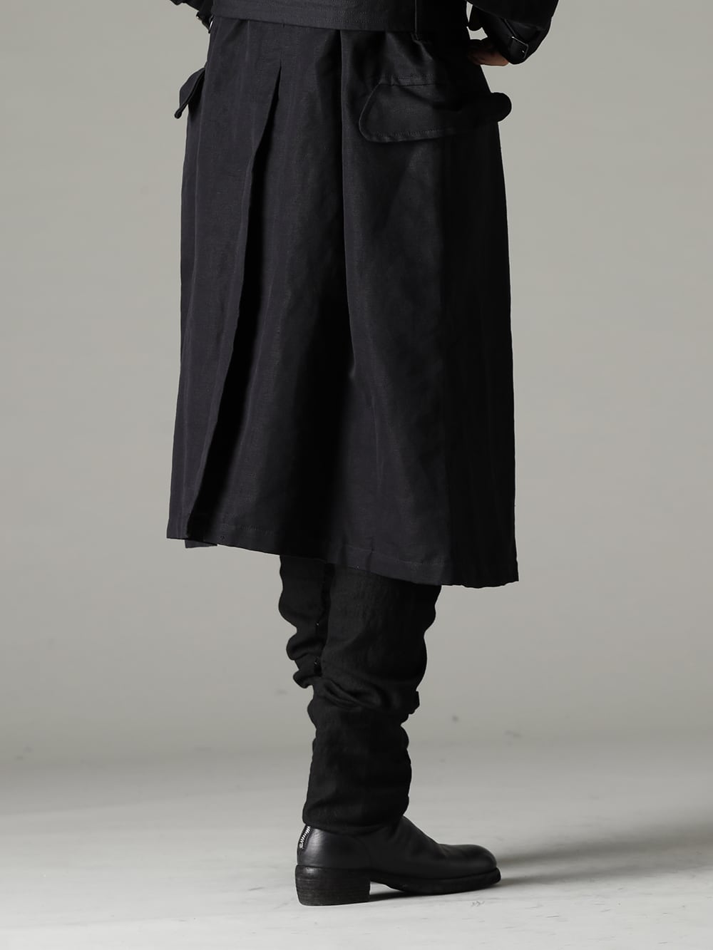 KLASICA(クラシカ) 22-23AW(秋冬) トレンチの機能的なディテールを忠実に再現  - 22C-59TRCGRANADO-Black モーターサイクリスト トレンチ コート ブラック - M2923 スリムパンツ - 788Z_H バックジップブーツ ダブルソール - ホース フルグレイン レザー 2-004