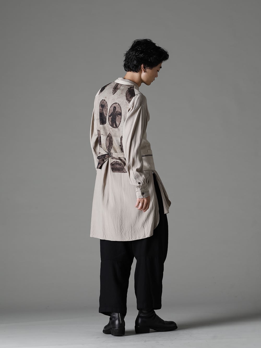 ZIGGY CHEN 22-23AW  This handy item can be worn in a variety of ways regardless of the season - 0M2230108 Wide Simple Waistcoat - 22C-72SH39-SH-039-Sand Over Sized Classic Wide Shirts Sand - Arthur-Pants-Wool-Black Arthur Pants Wool Black - 788Z_H Back Zip Boots Double Sole - Horse Full Grain Leather 1-003