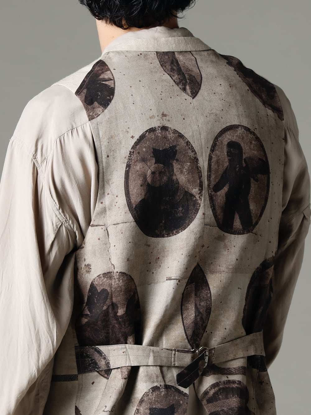 ZIGGY CHEN 22-23AW Pale tone top with black bottoms for contrast  - 0M2230108 Wide Simple Waistcoat - 22C-72SH39-SH-039-Sand Over Sized Classic Wide Shirts Sand 2-004