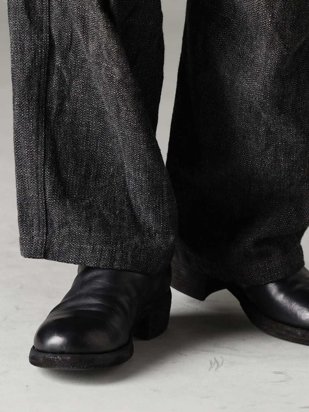 KLASICA(クラシカ) 22-23AW(秋冬) ハリと丸みあるシルエットがニットとマッチ - UP026-354G バギー 5 ポケット パンツ - 788Z_H バックジップブーツ ダブルソール - ホース フルグレイン レザー 3-005