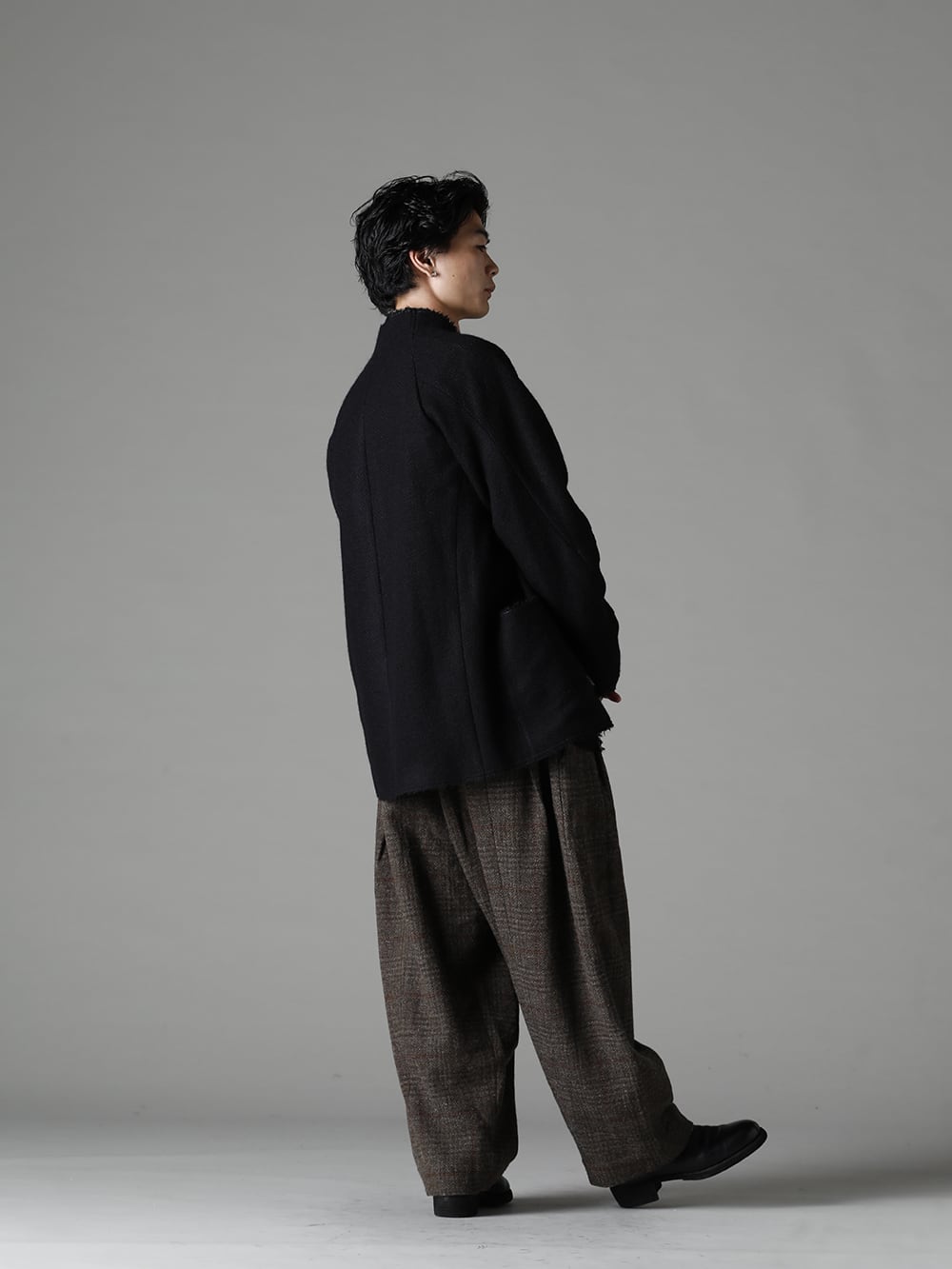 DEVOA(デヴォア) 22-23AW(秋冬)  希少なカシゴラ素材を使用したカーディガン - JKN-MCG カーディガン カシゴラ - Shirt-a-Tamamushi 玉虫 シャツ - 0M2230532 フロントプリーツドロップドクロッチトラウザーズ - 788Z_H バックジップブーツ ダブルソール - ホース フルグレイン レザー 1-003