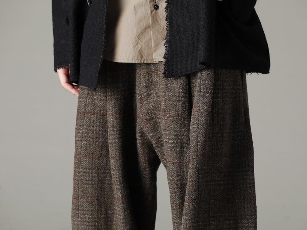 DEVOA(デヴォア) 22-23AW(秋冬) ユニークなアイテムでコーディネートを構築 - JKN-MCG カーディガン カシゴラ - Shirt-a-Tamamushi 玉虫 シャツ - 0M2230532 フロントプリーツドロップドクロッチトラウザーズ 3-004