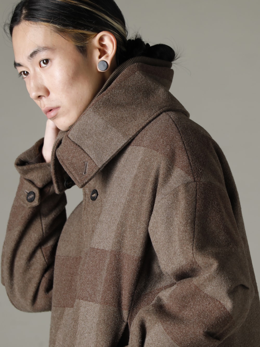 DEVOA(デヴォア) 22-23AW(秋冬) カジュアルでありながら、どことなく漂う無骨な男臭さ  - JKI-SNS ハイネックジャケット ウールニードルパンチ KTS-MLP-Melange-Gray プルオーバー ニット メリノ ウール メランジ グレー 2-004