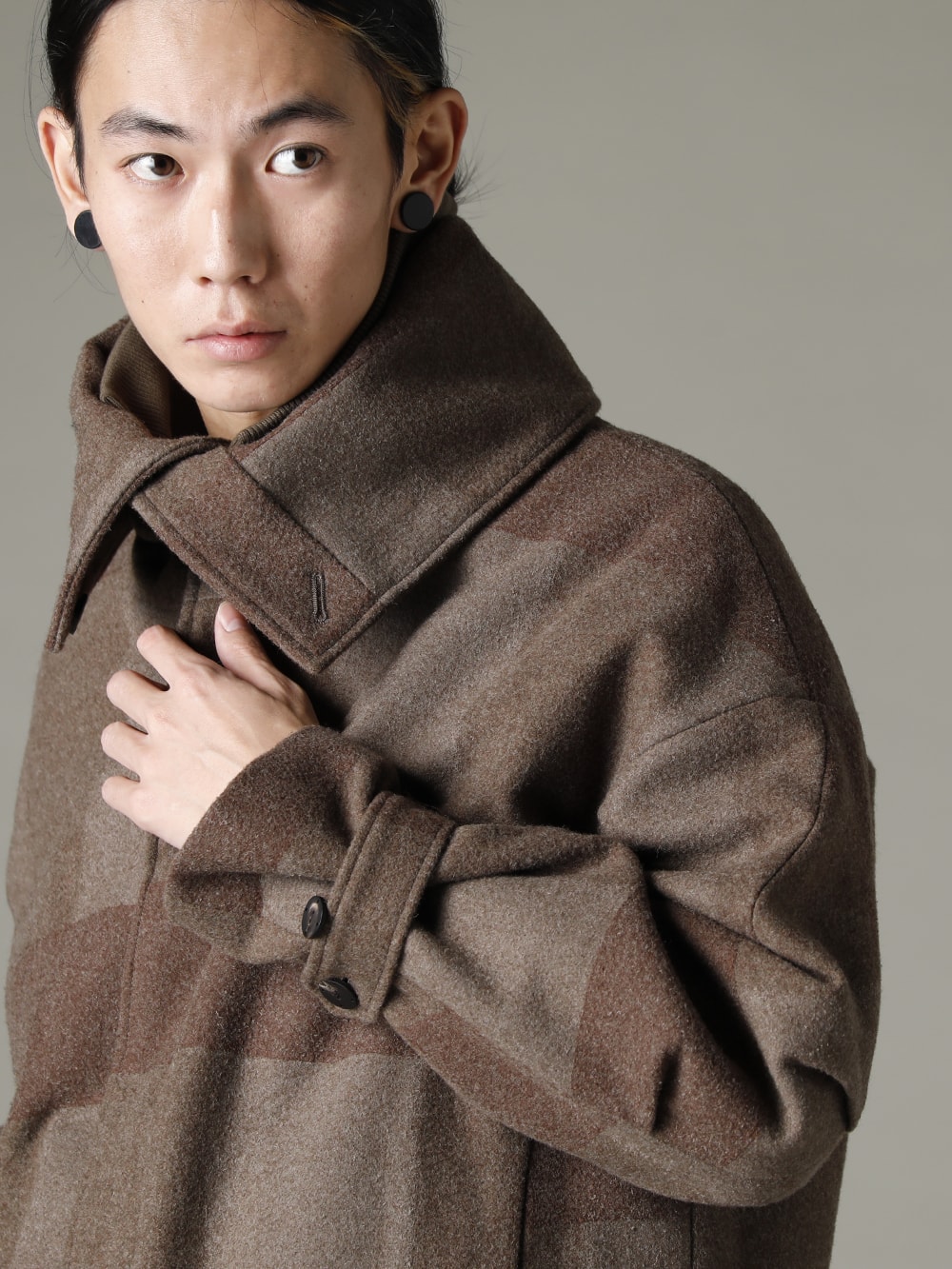 DEVOA(デヴォア) 22-23AW(秋冬) カジュアルでありながら、どことなく漂う無骨な男臭さ  - JKI-SNS ハイネックジャケット ウールニードルパンチ 2-006