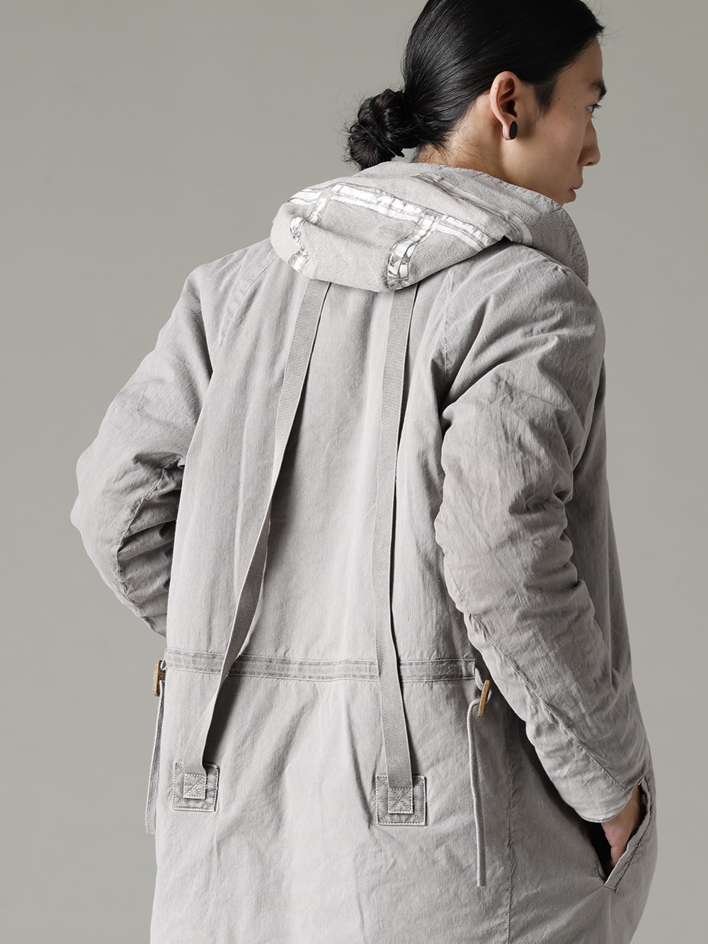 Boris Bidjan Saberi(ボリス ビジャン サベリ) 22-23AW(秋冬) ライナーがついた状態の裏面はダウンコートのような見た目に  - PARKA1-2-ST-F1506F-W パーカー1.2 ST F1506F-W 2-005