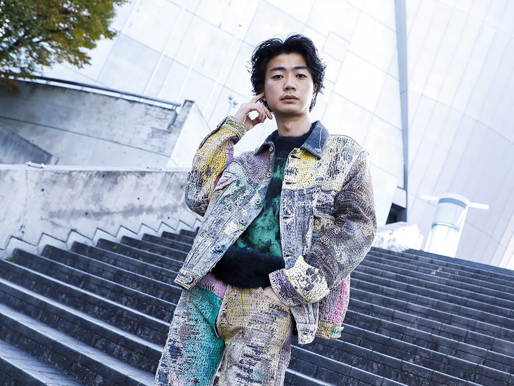 プロレタ リ アート / セントマイケル 2022-23AW - 貴重なヴィンテージジャケットの2ndタイプを使用し現代のファッションにアップサイクルされたデニムジャケット。 - UROBOROS-DENIM-JACKET-MULCH-XL-22-23AW(デニムジャケット 2nd タイプ ビーズ付き) SM-A22-0000-072(ボーン X レイズド × セントマイケル CLOWN ニット ブラック) - 2-001