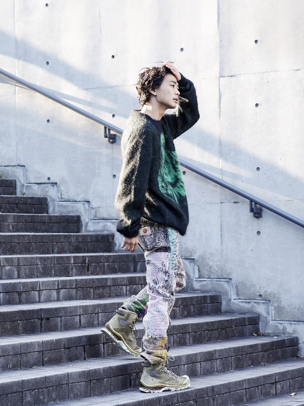 セントマイケル / プロレタ リ アート 2022-23AW - ニット素材のトップスを使ったタイムリーなスタイリング。 - SM-A22-0000-072(ボーン X レイズド × セントマイケル CLOWN ニット ブラック) UROBOROS-DENIM-JEANS-MULCH-30-22-23AW(BORO デニムパンツ ビーズ付き) - 3-002