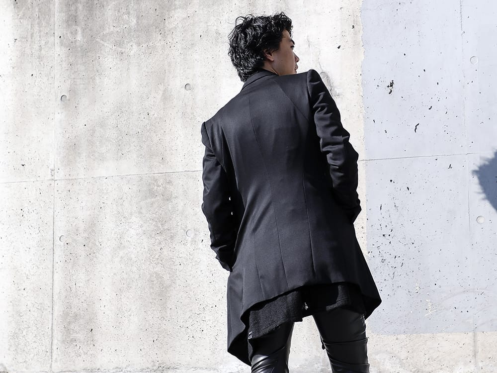 JULIUS / kiryuyrik 2022-23AW - This seamed tailored jacket shows off beautiful lines. - 758JAM1(The R Limited 10 year anniversary MA_JULIUS Seamed Tailored Jacket) KO-HT19-058-black(Damage Jersey Shawl Cardigan Black) - 2-002