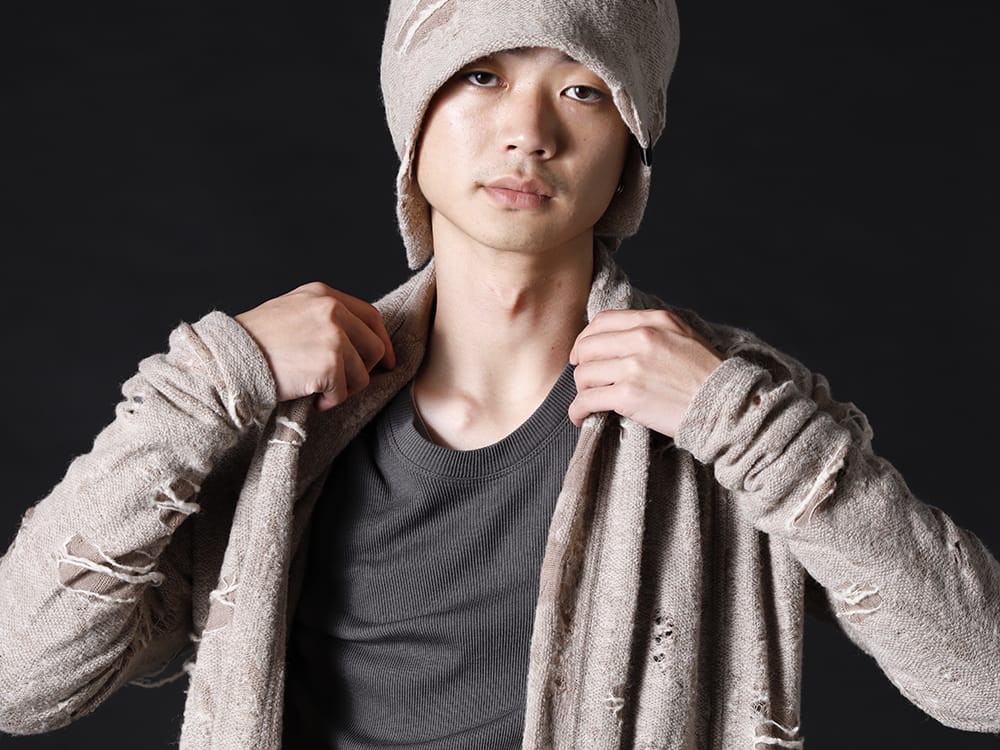 kiryuyrik / JULIUS 2022-23AW - Atmospheric fabric created by damage - KO-HT19-058-beige(Damage Jersey Shawl Cardigan Beige) 799CUM25-Charcoal(Rib Asymmetry Cutsewn Charcoal) KO-HCAP01-058-beige(Damage Jersey Cap Beige) - 2-004