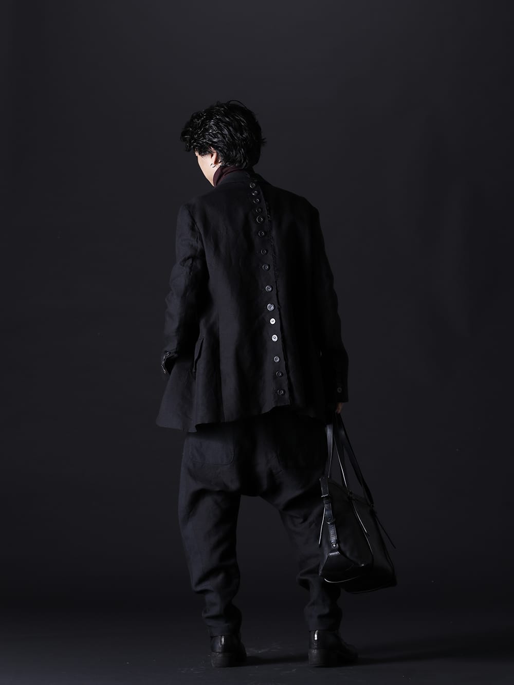 ヌード マサヒコマルヤマ / ガラアーベント / グイディ / パトリック ステファン 2022-23AW - 季節感を感じるテーラードスタイルに変化を - NU-1651(リバーシブル オーバーサイズ ジャケット) 87320705-Bordeaux-22AW(2/48 ミルドウオッシャブル天竺 タートルネックプルオーバー ボルドー) NU-1652(ドロップクロッチ 2タックパンツ) 788Z_H(バックジップブーツ ダブルソール - ホース フルグレイン レザー) 204ABG03(マイクロ アトリエバッグ ホースハイドレザー S2) - 1-003