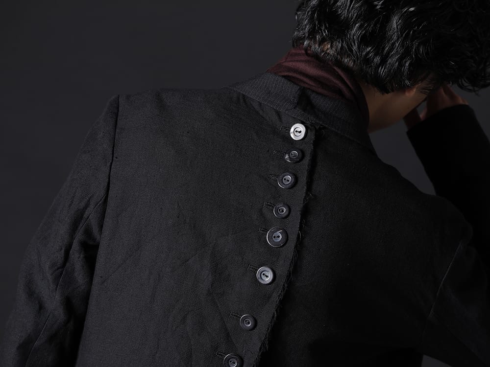 ヌード マサヒコマルヤマ 2022-23AW - ブラックでデザイン性ある表面と、異素材とブラック/ホワイトで切り替えた裏面 - NU-1651(リバーシブル オーバーサイズ ジャケット) - 2-006