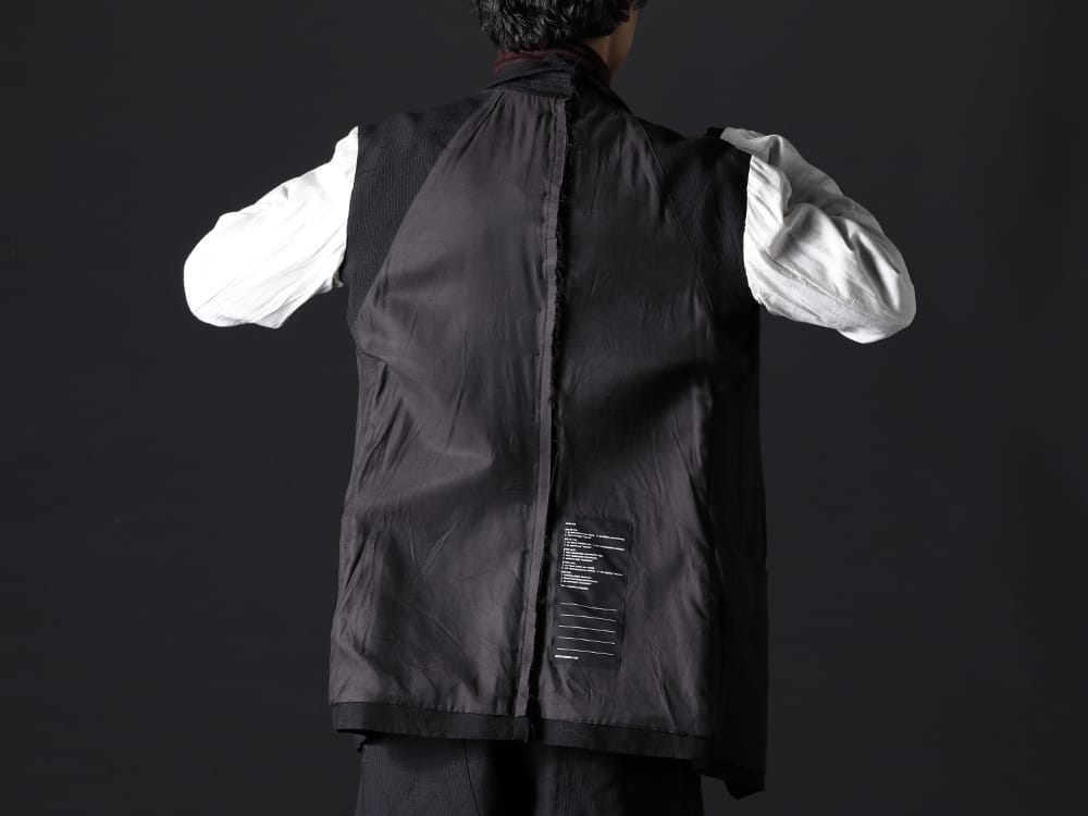 ヌード マサヒコマルヤマ 2022-23AW - ブラックでデザイン性ある表面と、異素材とブラック/ホワイトで切り替えた裏面 - NU-1651(リバーシブル オーバーサイズ ジャケット) - 2-010