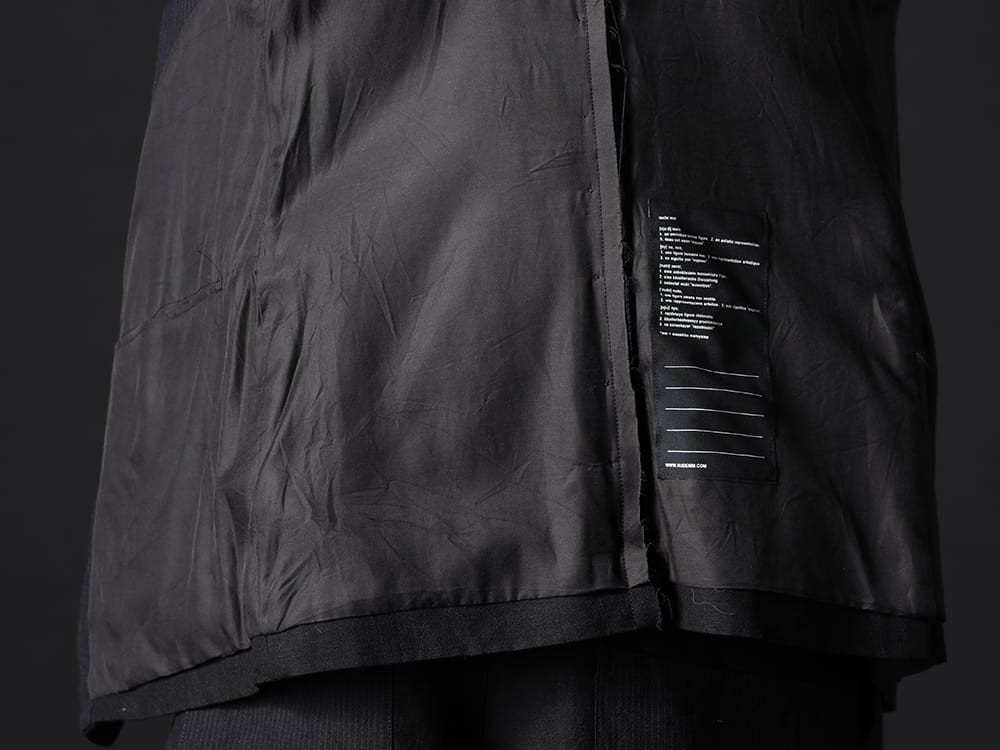 ヌード マサヒコマルヤマ 2022-23AW - ブラックでデザイン性ある表面と、異素材とブラック/ホワイトで切り替えた裏面 - NU-1651(リバーシブル オーバーサイズ ジャケット) - 2-014