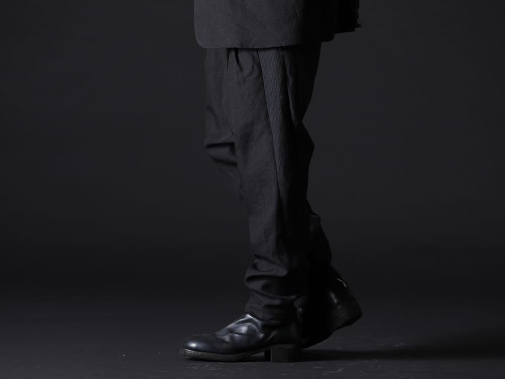 ヌード マサヒコマルヤマ / グイディ 2022-23AW - スタイリングに取り入れやすい、定番のサルエルシルエット - NU-1652(ドロップクロッチ 2タックパンツ) 788Z_H(バックジップブーツ ダブルソール - ホース フルグレイン レザー) - 3-002