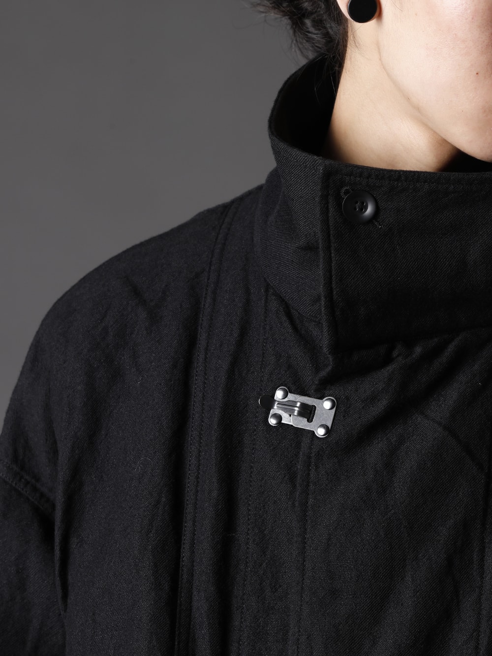  The Viridi-anne(ザ ヴィリジアン) 22-23AW(秋冬) 男臭さが漂うデザインに程よく落ち着きを与えるリネン素材の表情  - VI-3510-06 ウール/リネン コート  2-004