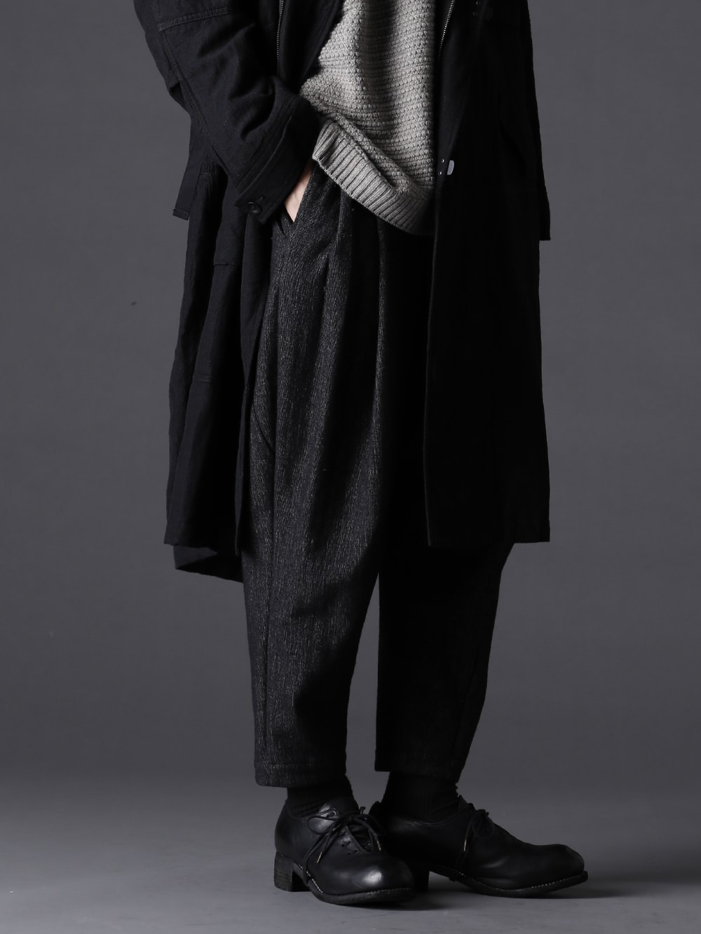  The Viridi-anne(ザ ヴィリジアン) 22-23AW(秋冬) 素材の構成や渋い色味が味わい深いアイテム - KTS-MLP-Melange-Gray プルオーバー ニット メリノ ウール メランジ グレー PTN-SHC クロップド パンツ シェットランド ウール / リネン PL10L-BLKT オーソピーディック ダービーシューズ ホース フルグレイン レザー - PL10L  3-002