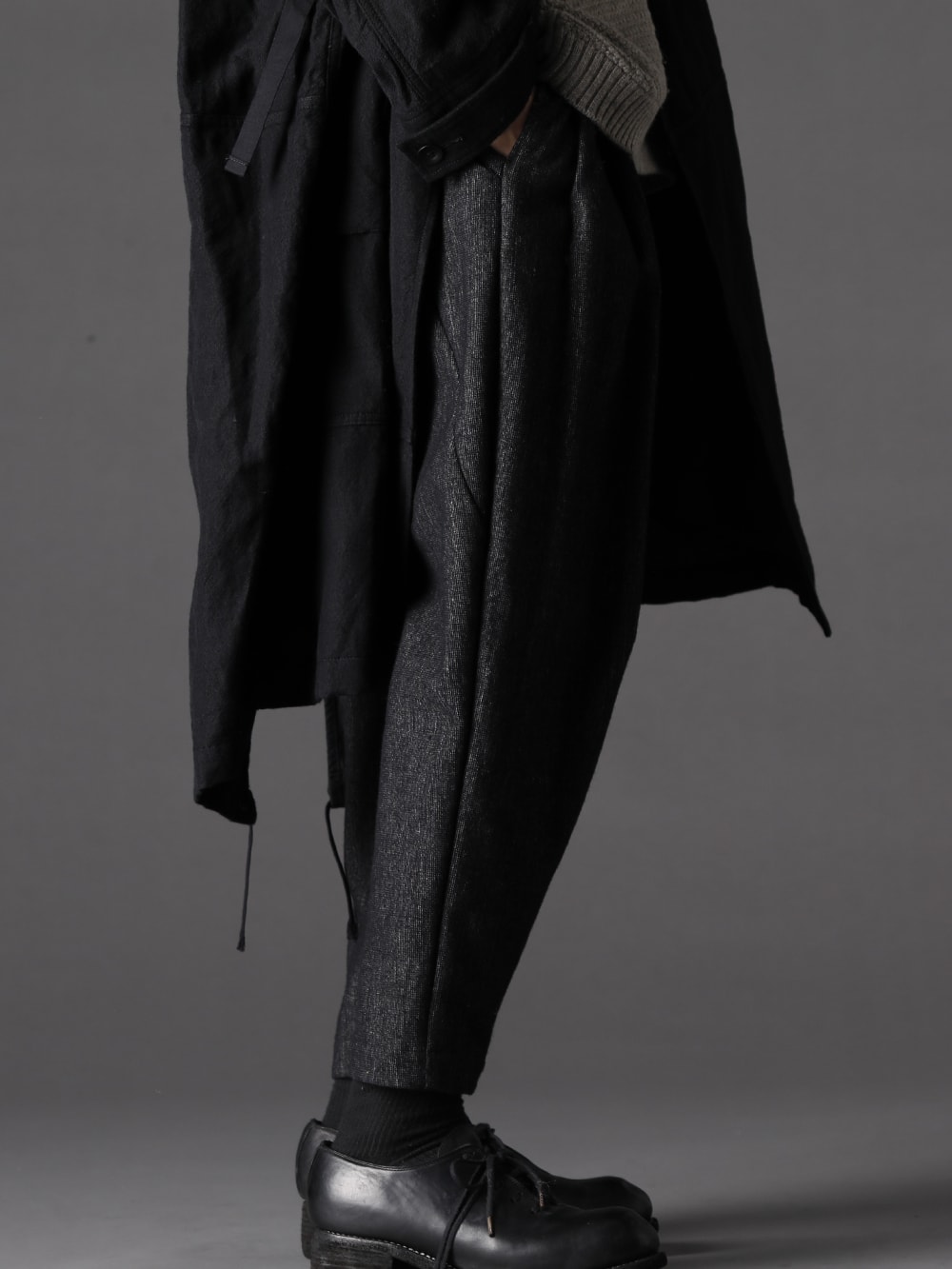  The Viridi-anne(ザ ヴィリジアン) 22-23AW(秋冬) 素材の構成や渋い色味が味わい深いアイテム - KTS-MLP-Melange-Gray プルオーバー ニット メリノ ウール メランジ グレー PTN-SHC クロップド パンツ シェットランド ウール / リネン PL10L-BLKT オーソピーディック ダービーシューズ ホース フルグレイン レザー - PL10L  3-003