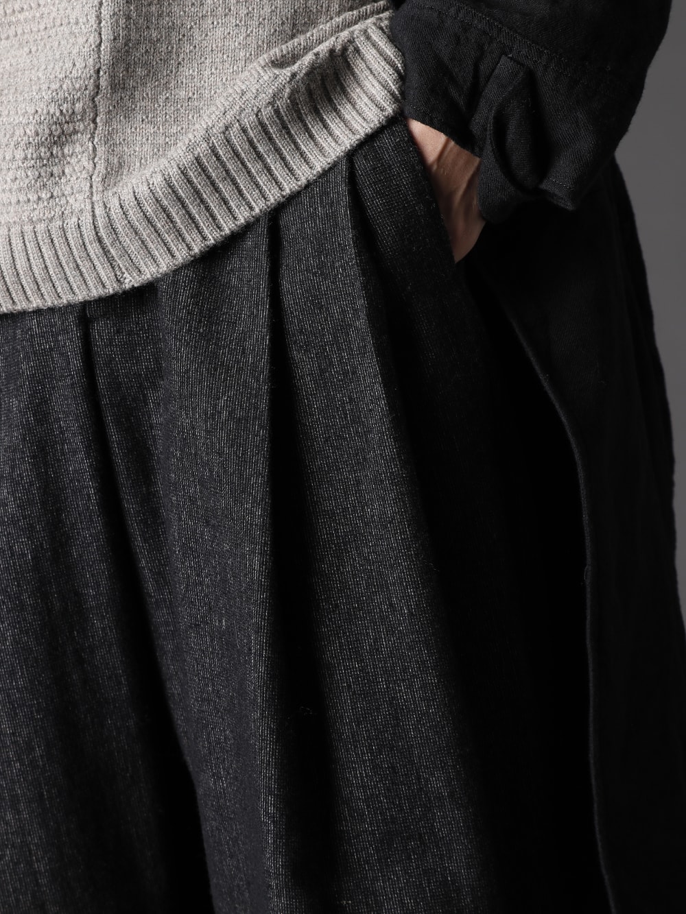  The Viridi-anne(ザ ヴィリジアン) 22-23AW(秋冬) 素材の構成や渋い色味が味わい深いアイテム - KTS-MLP-Melange-Gray プルオーバー ニット メリノ ウール メランジ グレー PTN-SHC クロップド パンツ シェットランド ウール / リネン PL10L-BLKT オーソピーディック ダービーシューズ ホース フルグレイン レザー - PL10L  3-004