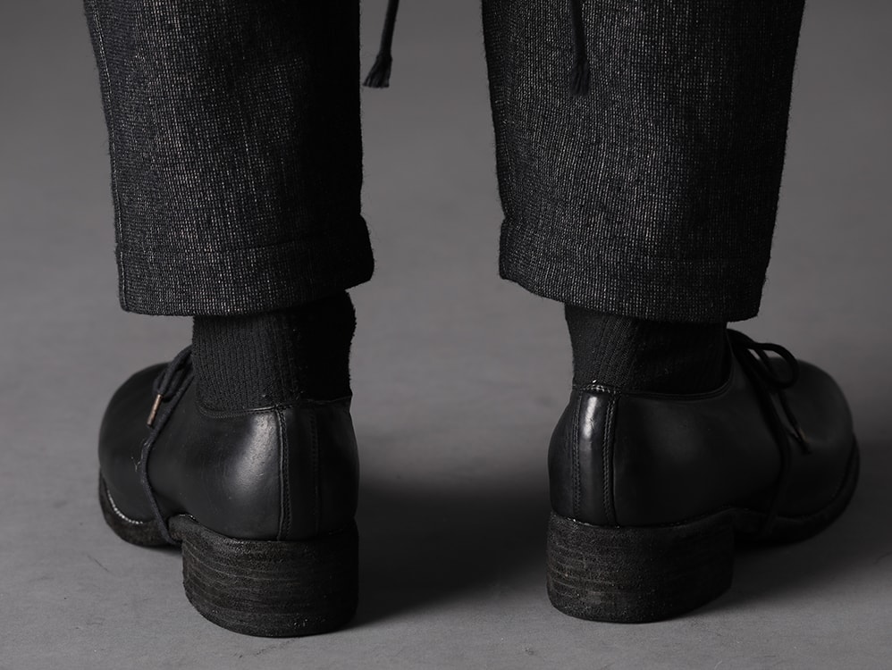  The Viridi-anne(ザ ヴィリジアン) 22-23AW(秋冬) 素材の構成や渋い色味が味わい深いアイテム - KTS-MLP-Melange-Gray プルオーバー ニット メリノ ウール メランジ グレー PTN-SHC クロップド パンツ シェットランド ウール / リネン PL10L-BLKT オーソピーディック ダービーシューズ ホース フルグレイン レザー - PL10L  3-005