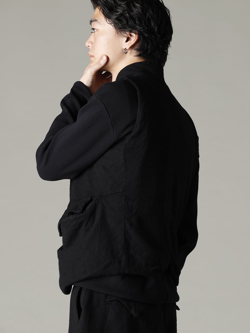 GARMENT REPRODUCTION OF WORKERS 22-23AW The design is as energetic as a Van Gogh painting  - Vincent-Vest-Wool-Black - Vincent Vest Wool Black - Quasimodo-Knit-Sew-Black Quasimodo Knit Sew Black 2-002