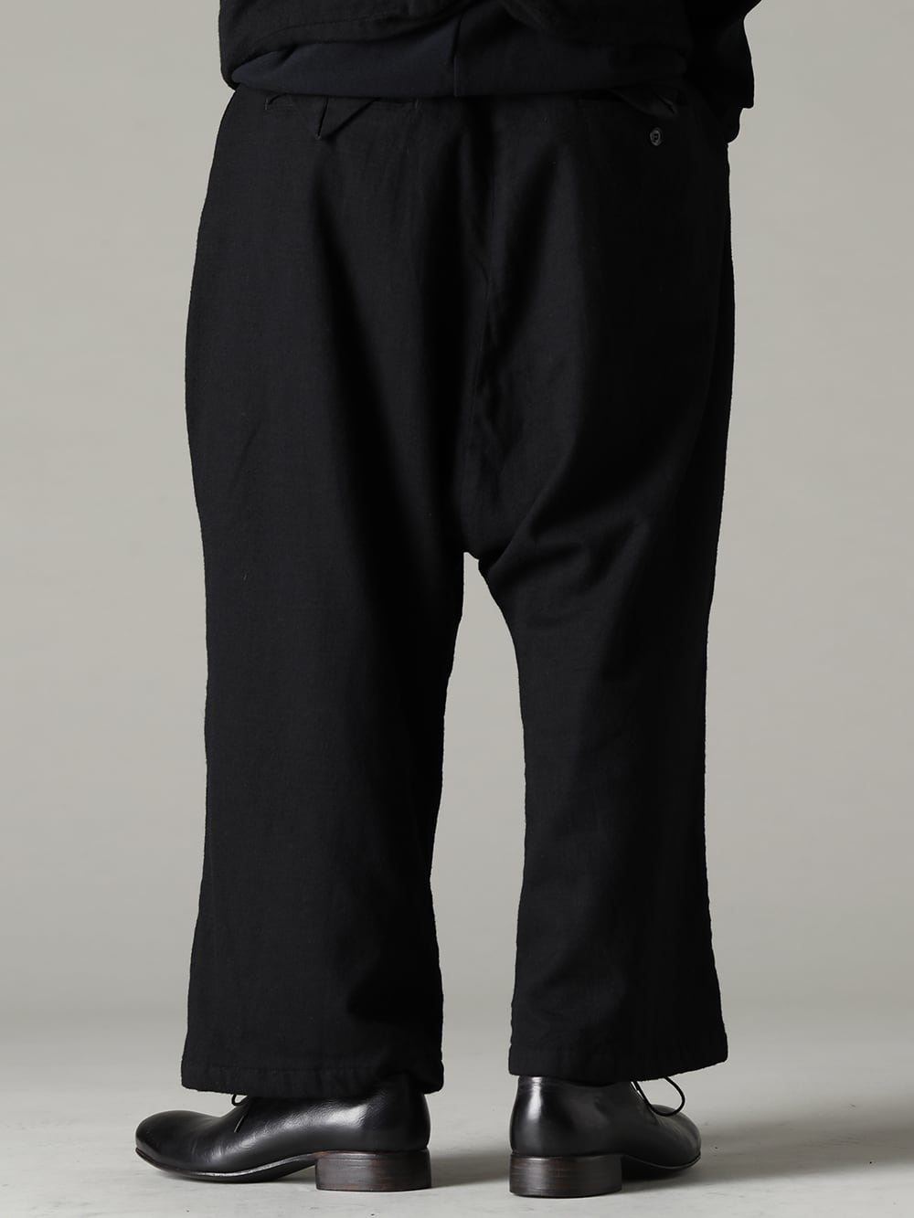 GARMENT REPRODUCTION OF WORKERS 22-23AW This black item also has a gentle expression - Bretagne-pants-Long-Wool-Black Bretagne pants Long Wool Black - Derby-W-Hidden-Laces-Kangaroo-Black W. Hidden Laces Derby Shoes Kangaroo Black 3-003